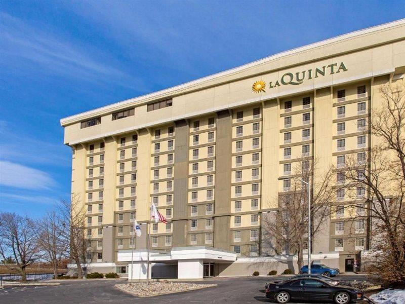 La Quinta By Wyndham Springfield Hotel Buitenkant foto
