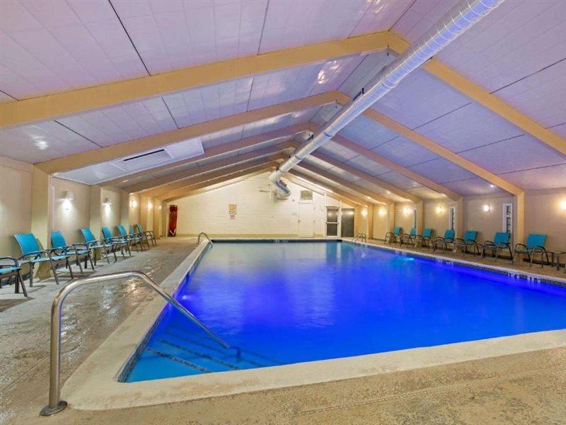 La Quinta By Wyndham Springfield Hotel Buitenkant foto