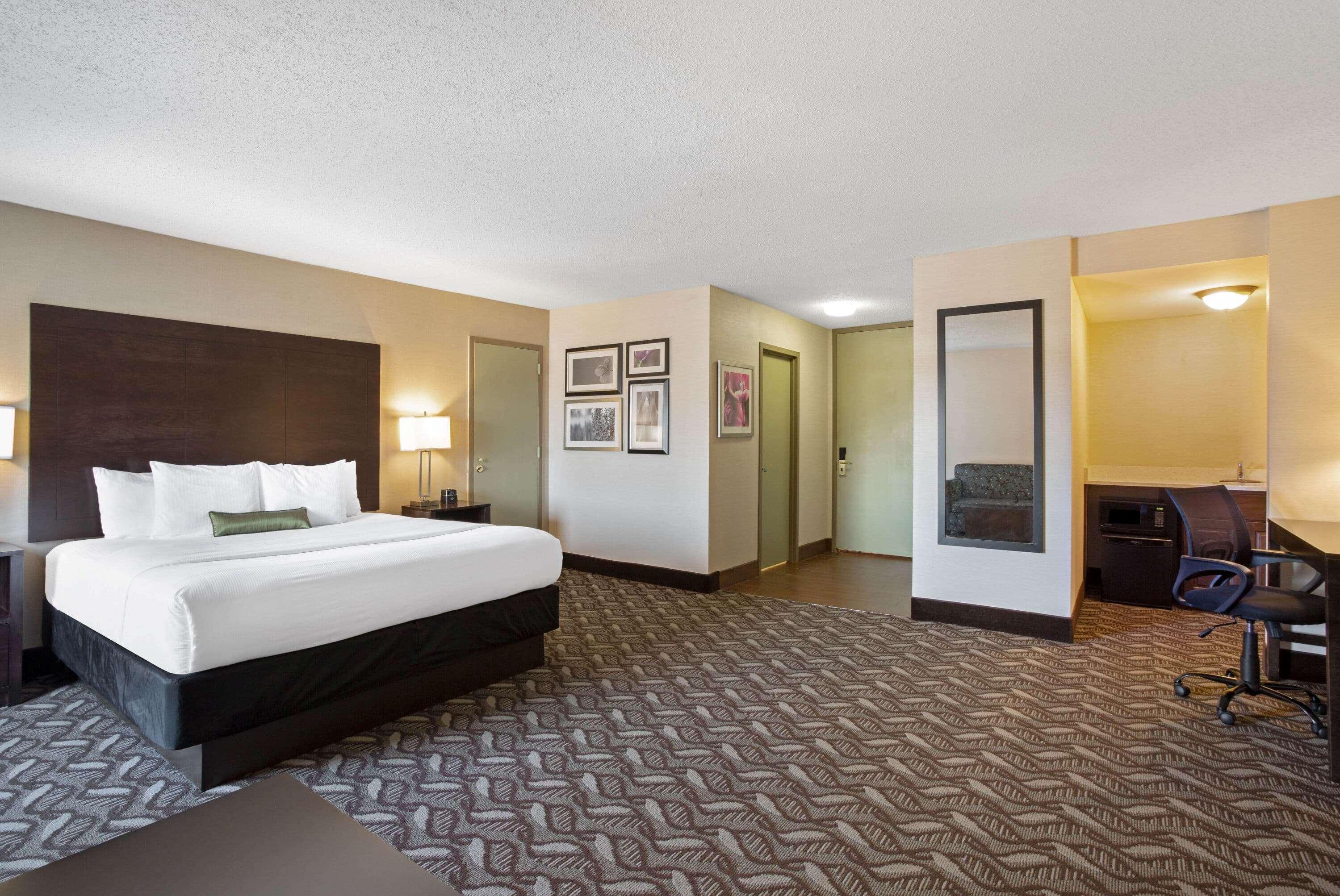 La Quinta By Wyndham Springfield Hotel Buitenkant foto