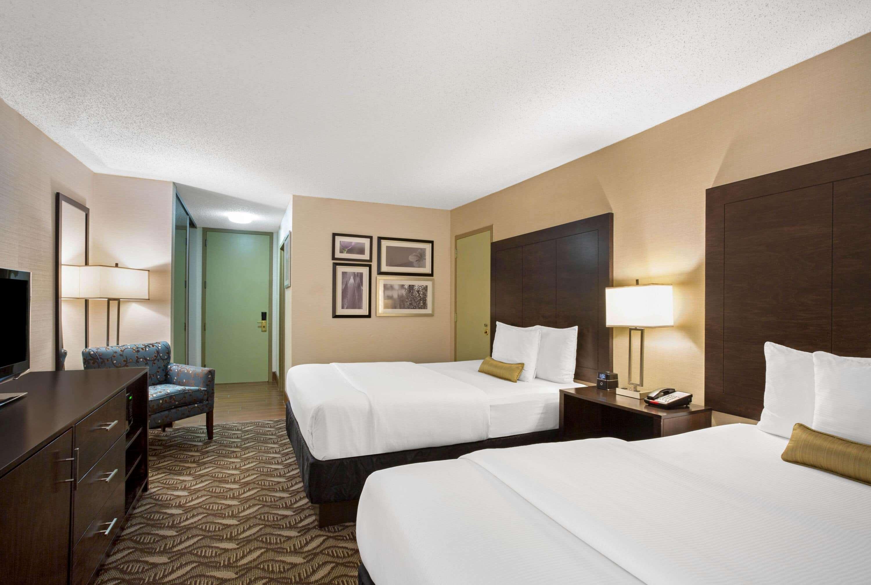 La Quinta By Wyndham Springfield Hotel Buitenkant foto