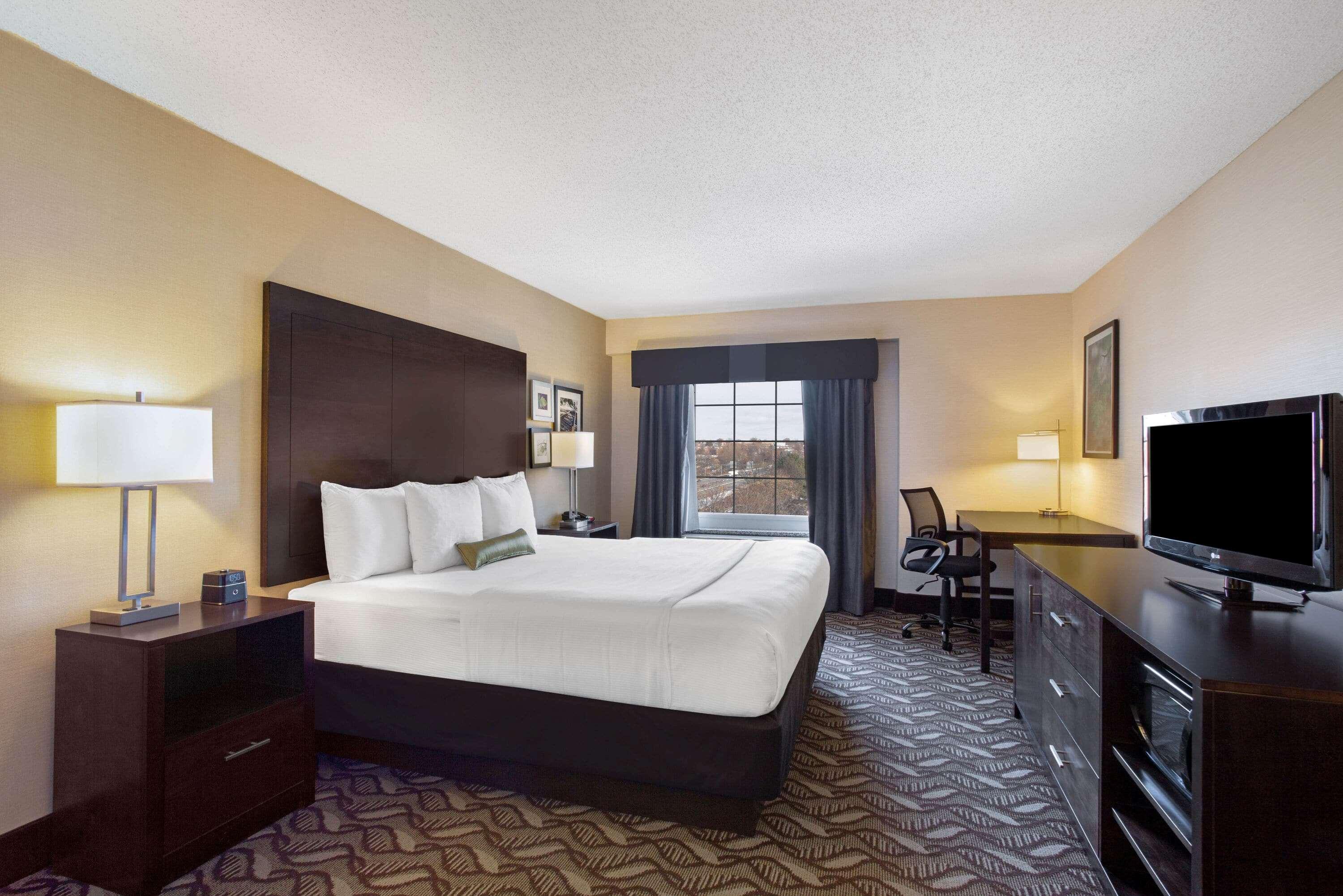 La Quinta By Wyndham Springfield Hotel Buitenkant foto