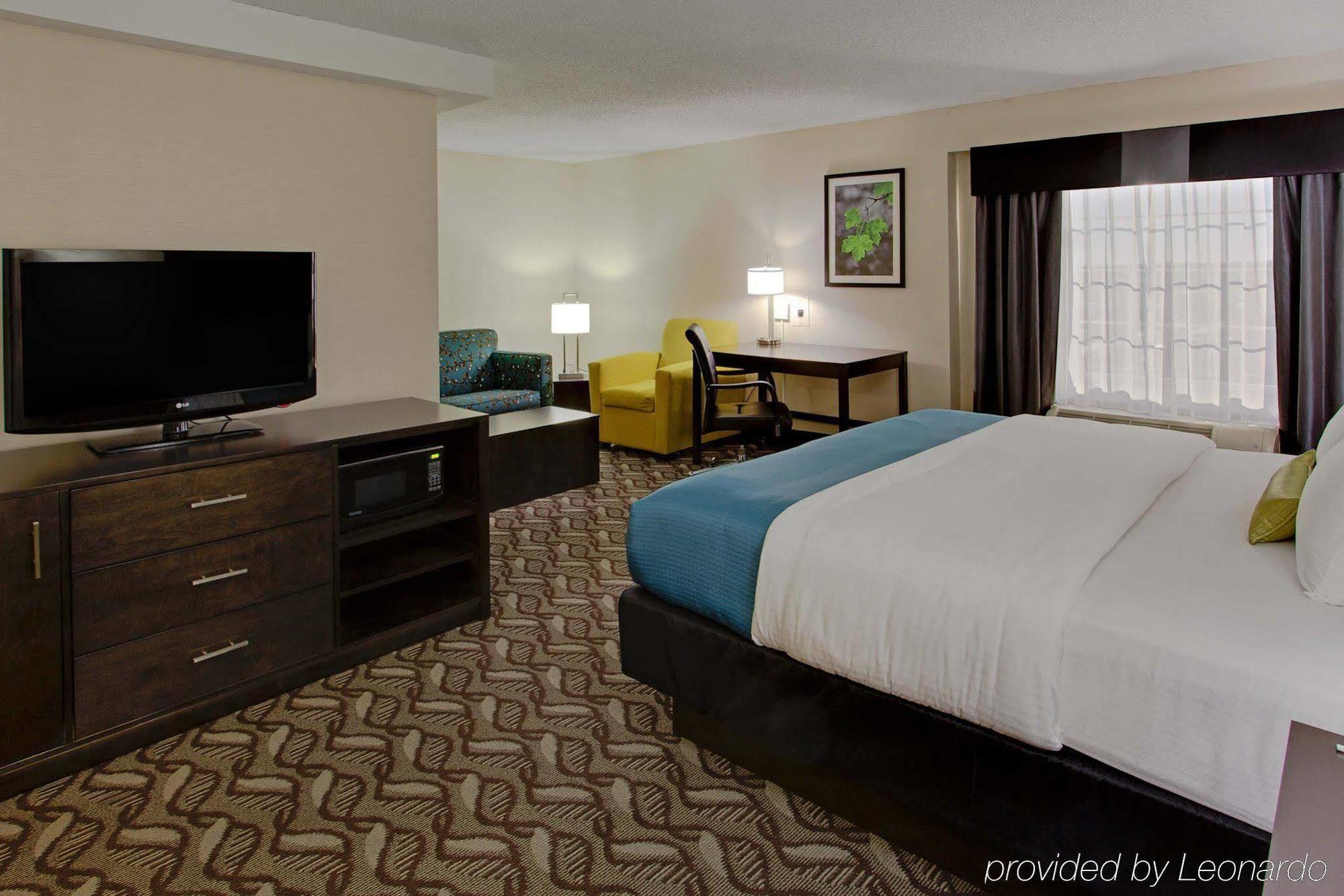 La Quinta By Wyndham Springfield Hotel Buitenkant foto