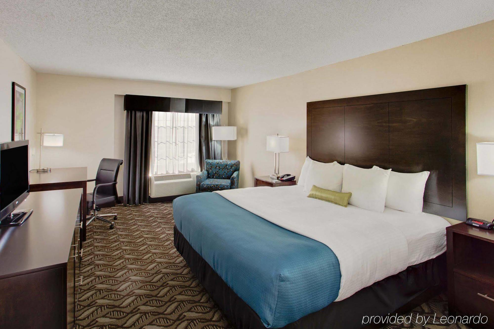 La Quinta By Wyndham Springfield Hotel Buitenkant foto